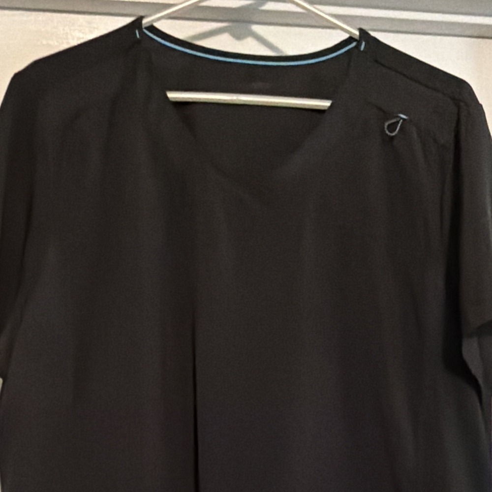 Scrubstar Women's Scrub Top Size 2XL, Black Solid V-Neck Short Sleeve - Picture 3 of 13